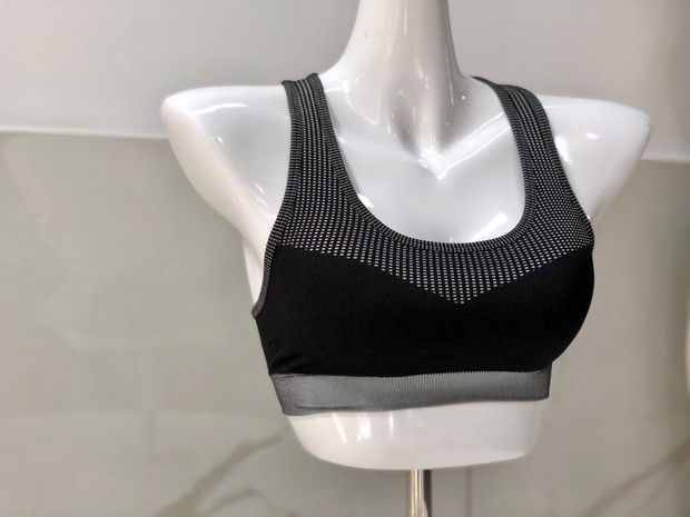 2019 new seamless sports short blouse with chest pad