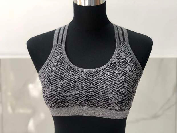 2019 new seamless sports multi-shoulder strap short jacket with gray belt and chest pad