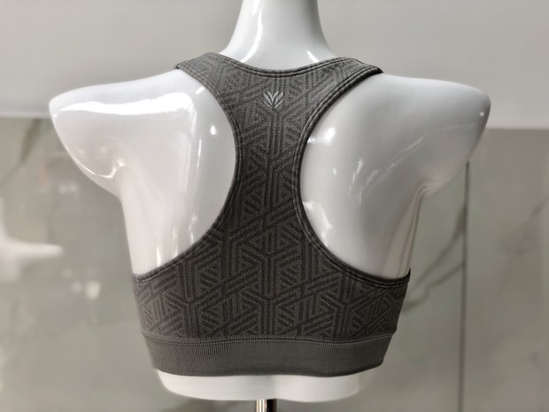 2019 new seamless sports short blouse with chest pad