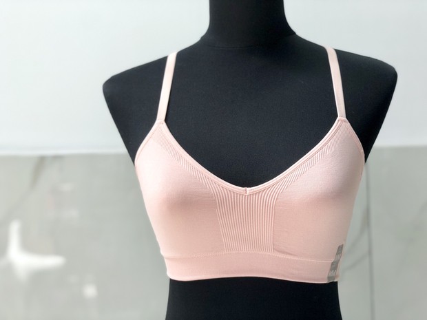 2019 new seamless sports female back cross strap vest with chest pad