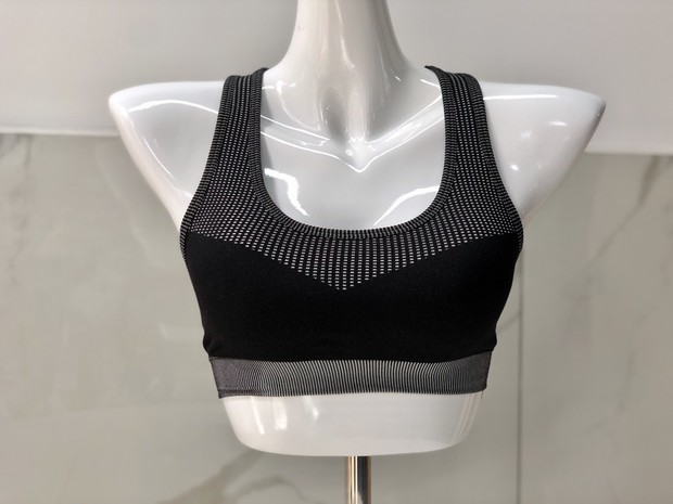 2019 new seamless sports short blouse with chest pad