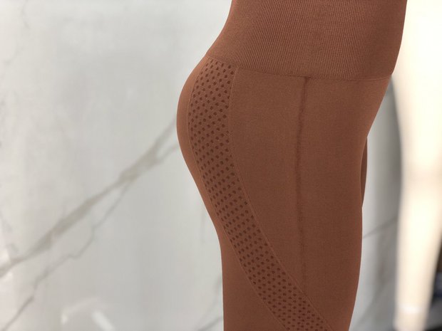 2019 new seamless pants mesh cropped trousers