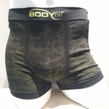 Seamless men's boxer shorts